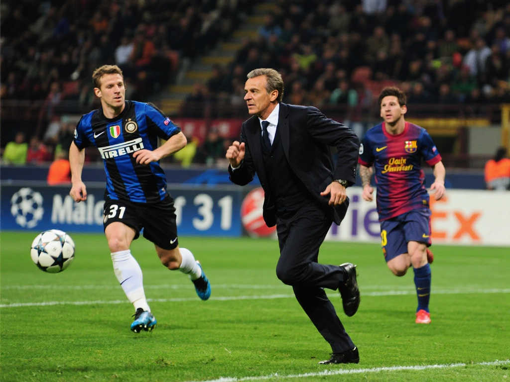 历史轮回？15年前国米3-1力克巴萨问鼎三冠王！